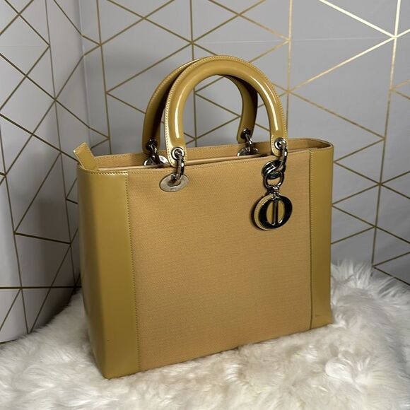 💯Authentic LADY DIOR PATENT LEATHER HANDBAG🍀 - Picture 9 of 17